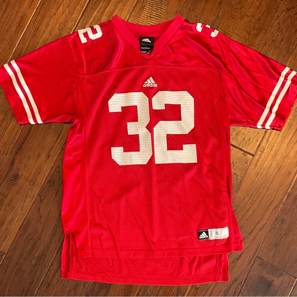 Adidas Wisconsin Badgers jersey. Youth size XL, 18-20.